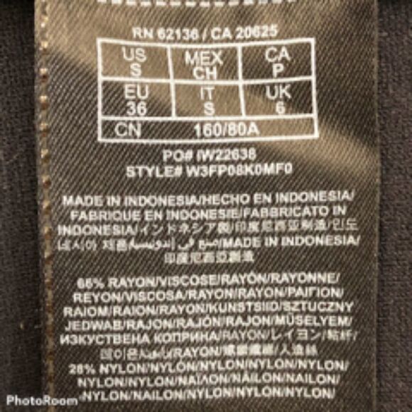 Guess Swing Top Fitted with Peplum Hem. Size S. - Picture 3 of 5